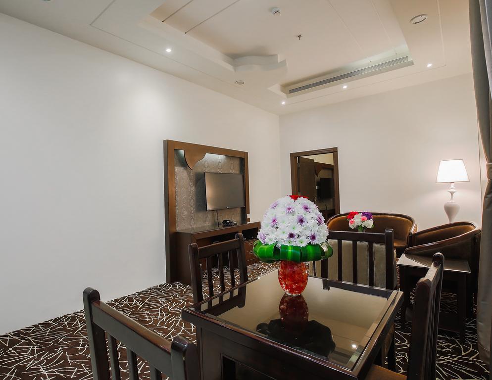 Rest Night Serviced Apartments- Alhamra Riyadh Eksteriør billede A suite at the hotel