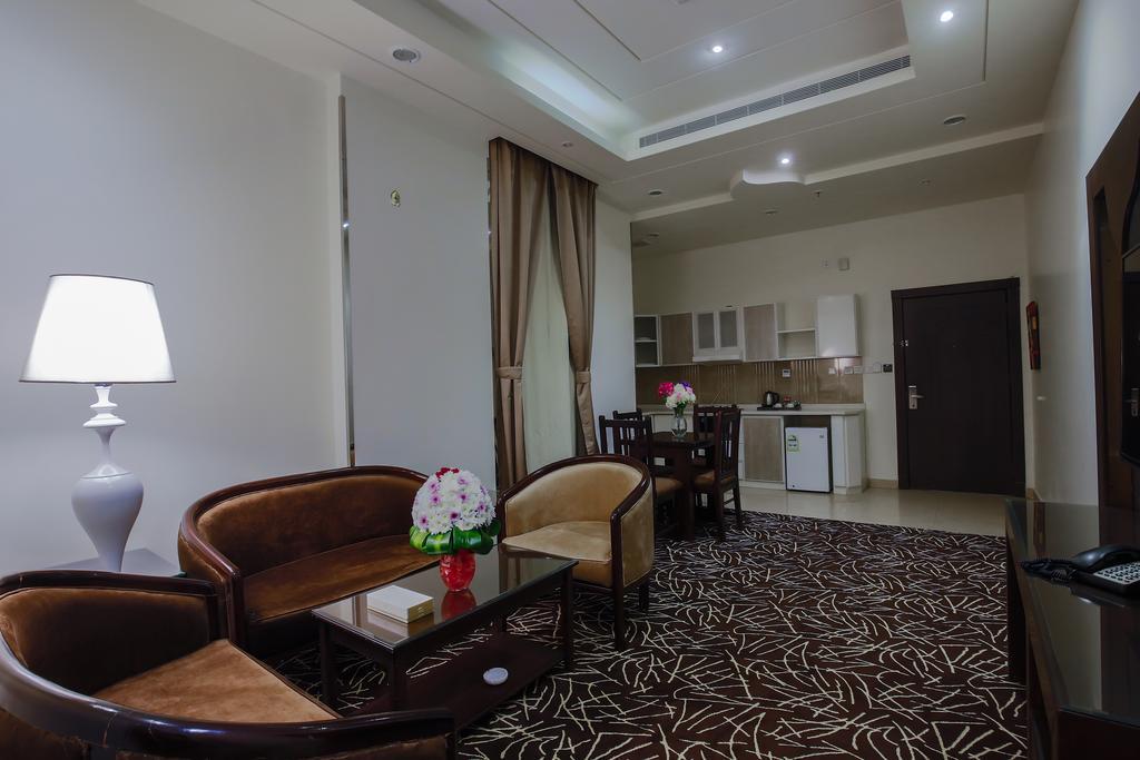 Rest Night Serviced Apartments- Alhamra Riyadh Eksteriør billede A suite at the hotel