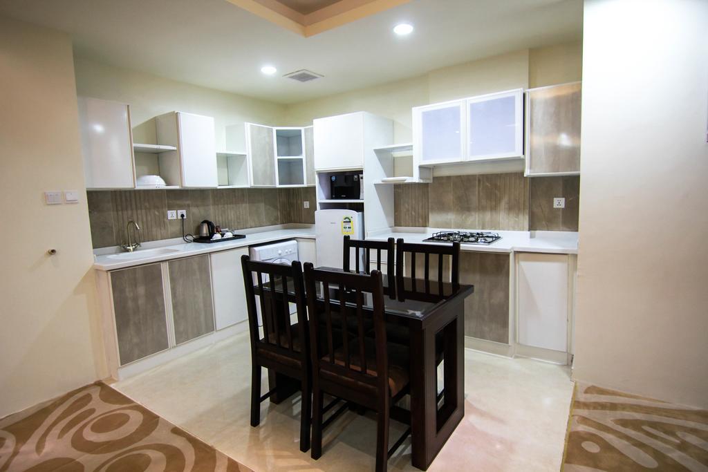 Rest Night Serviced Apartments- Alhamra Riyadh Eksteriør billede A modern kitchen