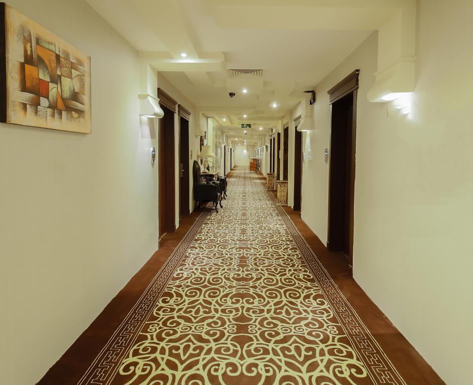 Rest Night Serviced Apartments- Alhamra Riyadh Eksteriør billede A corridor at the hotel
