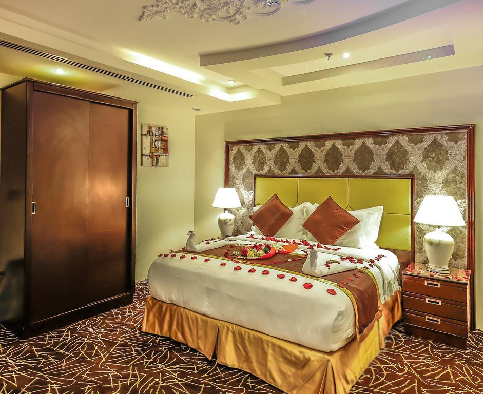 Rest Night Serviced Apartments- Alhamra Riyadh Eksteriør billede A bedroom at the hotel