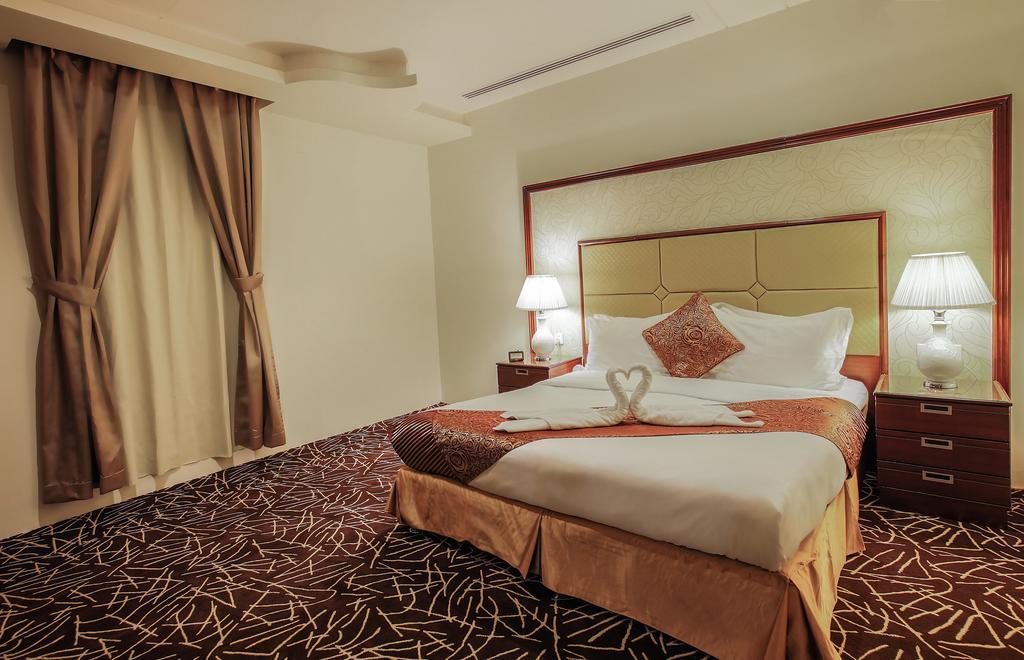 Rest Night Serviced Apartments- Alhamra Riyadh Eksteriør billede A bedroom at the hotel