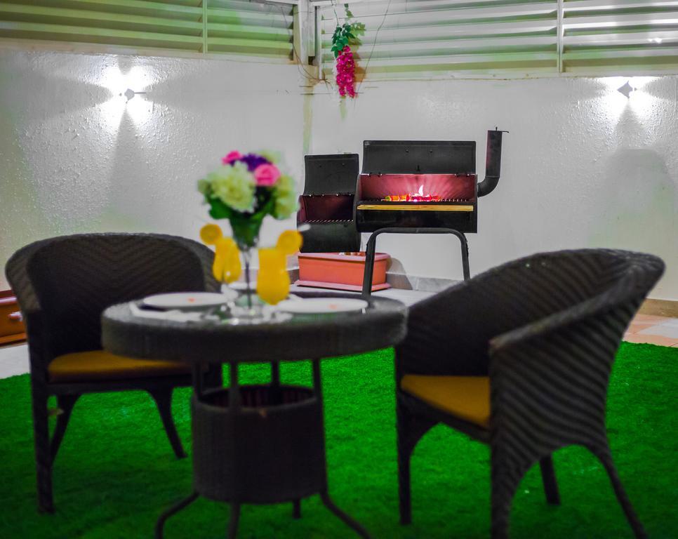 Rest Night Serviced Apartments- Alhamra Riyadh Eksteriør billede A barbecue in a hotel