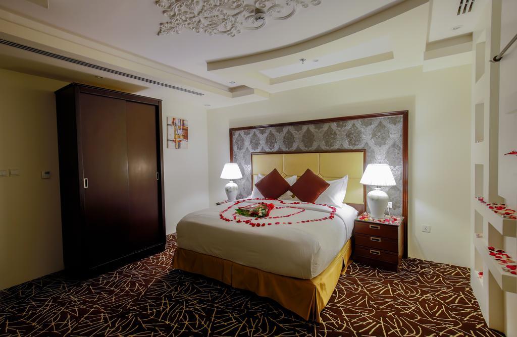 Rest Night Serviced Apartments- Alhamra Riyadh Eksteriør billede A bedroom at the hotel